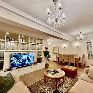 top-house-tirana.hotels-in-tirana.com/
