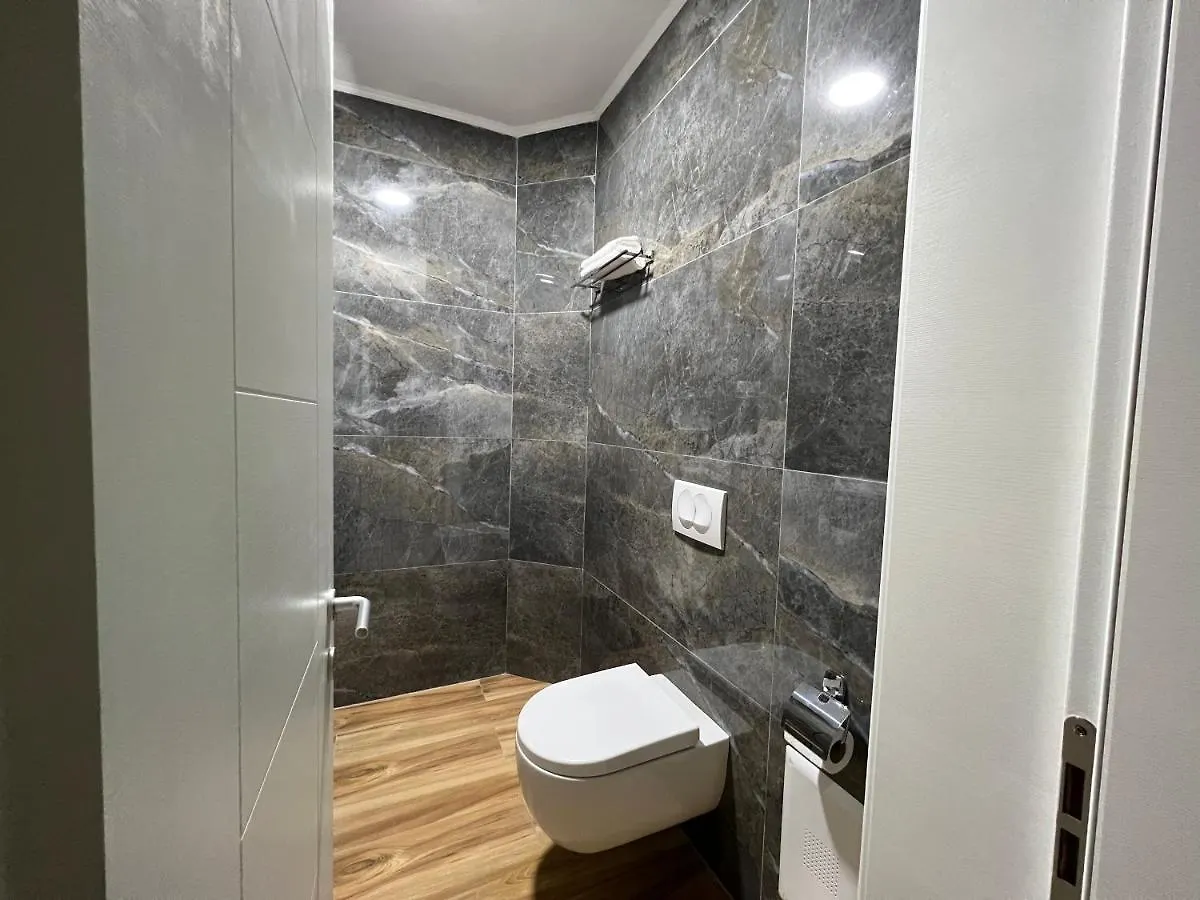 Chestnut Yard Villa Tirana