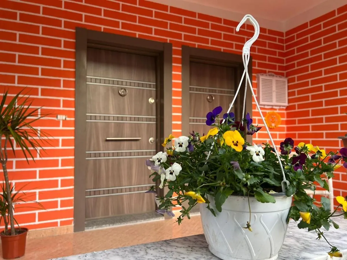 Chestnut Yard Villa Tirana